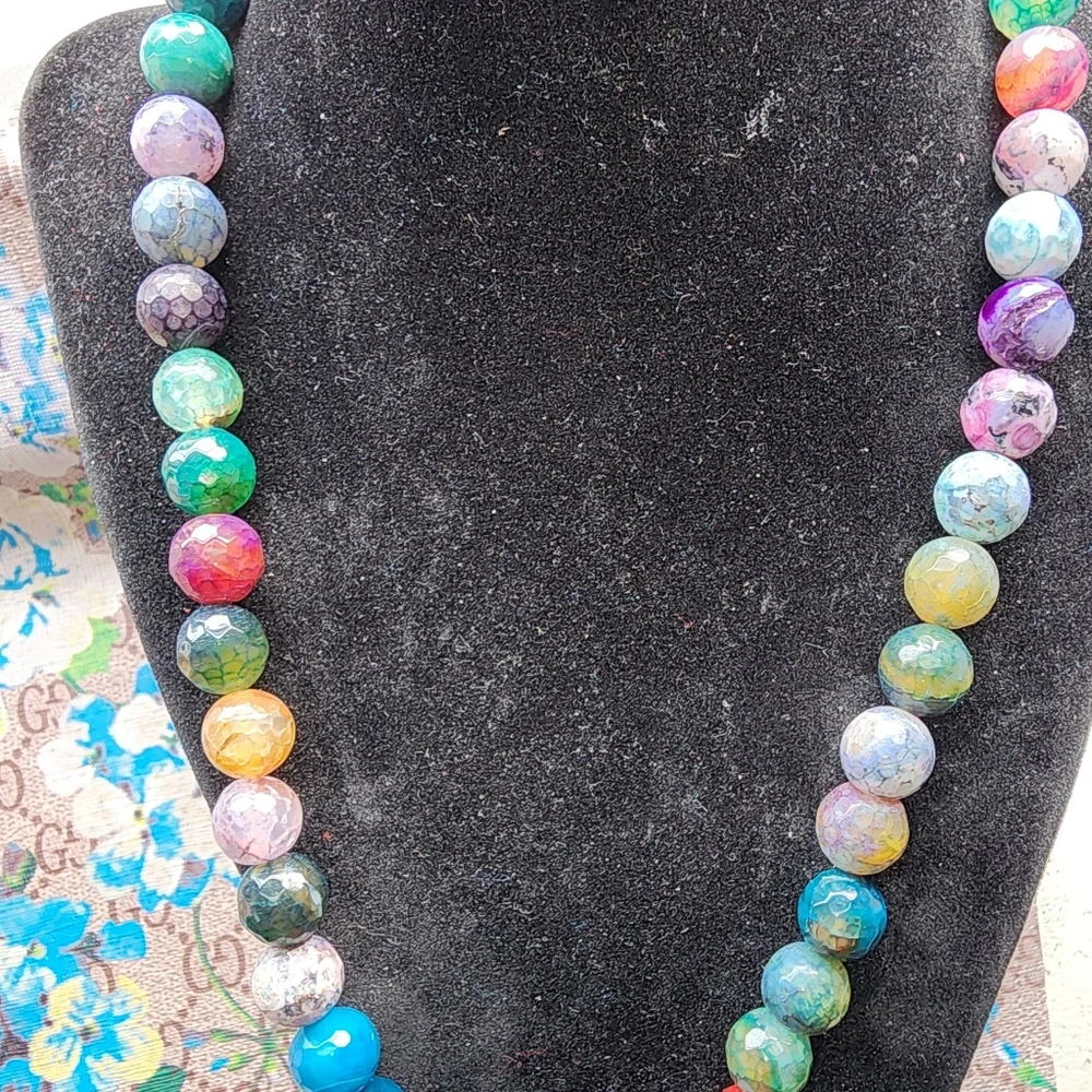 MULTI FACUTED CRYSTAL 22" NECKLACE - Picture 3 of 9